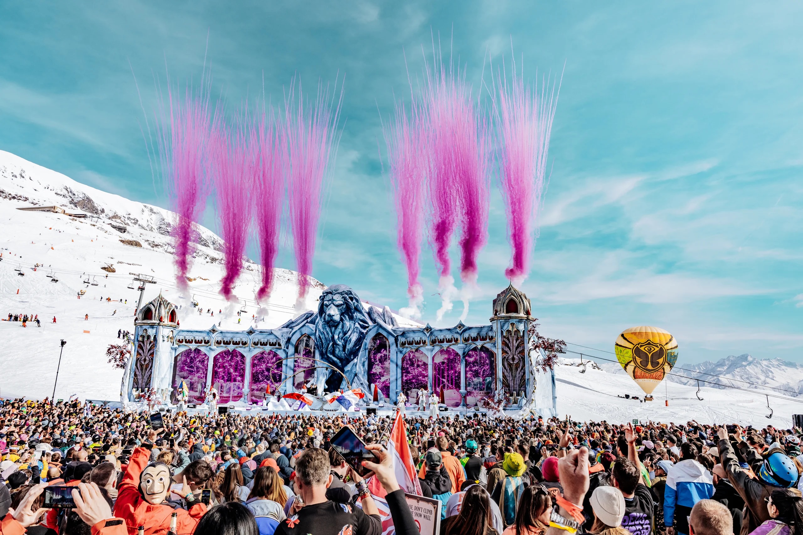 Tomorrowland Winter, Les scènes