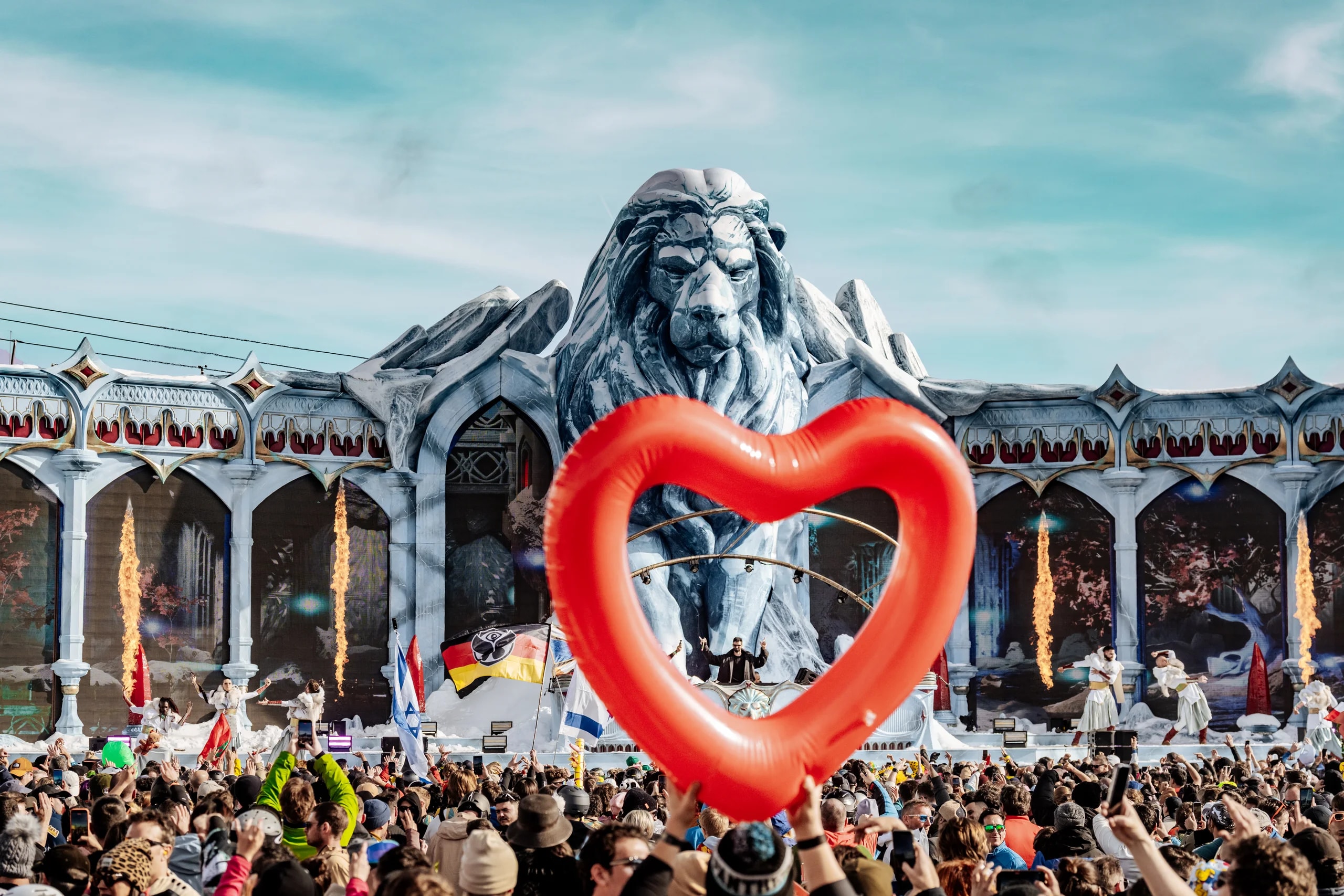 Tomorrowland Winter, Les scènes